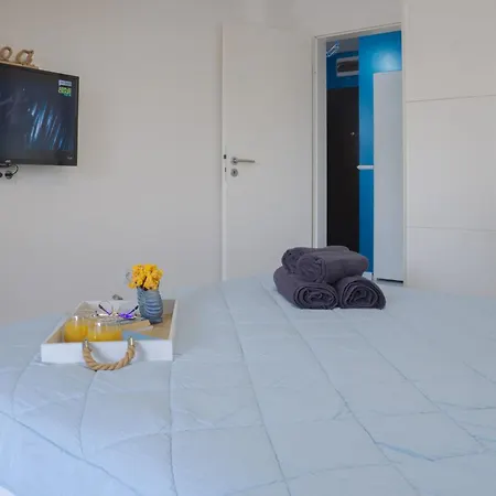 Azzurro Apartment *
